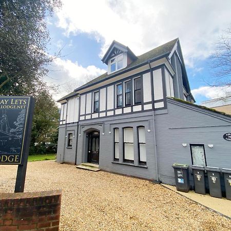 Summer Breeze -3 Bed-Sleeps 6-Parking-Walk To The Beach-Spacious-Families-Groups-Professionals Welcome Bournemouth Exterior foto
