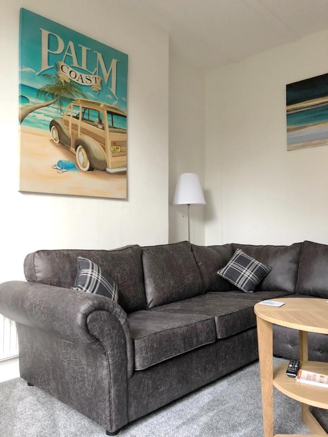 Summer Breeze -3 Bed-Sleeps 6-Parking-Walk To The Beach-Spacious-Families-Groups-Professionals Welcome Bournemouth Exterior foto
