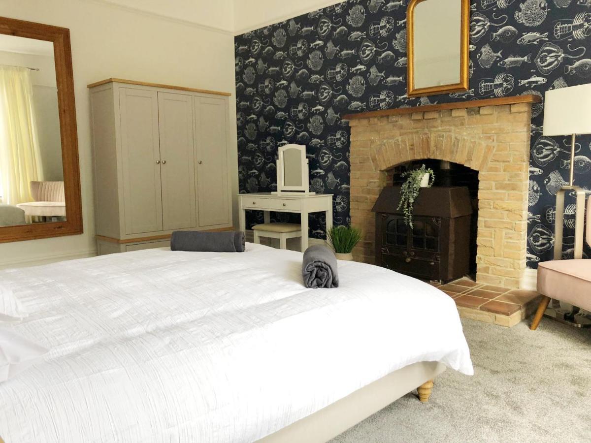 Summer Breeze -3 Bed-Sleeps 6-Parking-Walk To The Beach-Spacious-Families-Groups-Professionals Welcome Bournemouth Exterior foto